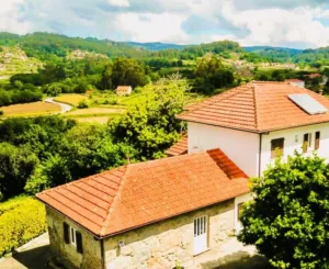 Casa Outeiro 99: Uma Experiência Familiar Imperdível em Paredes de Coura