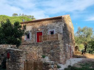 Descubra o Encanto do Beija Rio Charming House: Um Refúgio Idílico em Ferreira do Zêzere