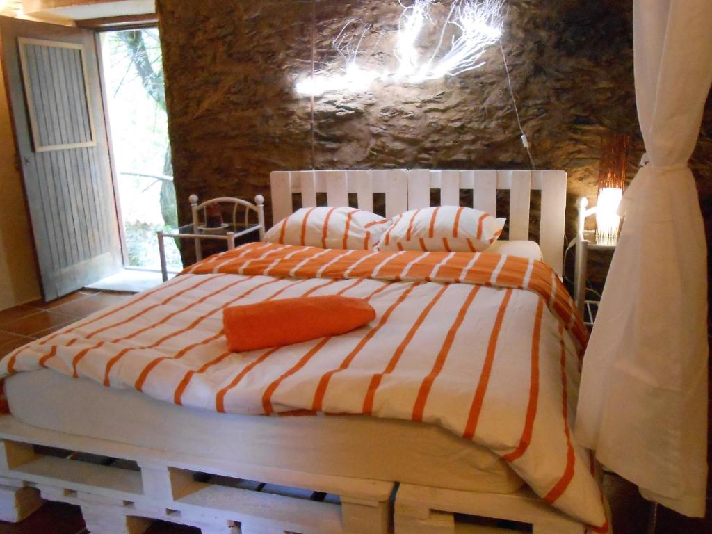 Descubra a Serenidade e Hospitalidade do Watermill Moinho Garcia em Pinheiro da Bemposta